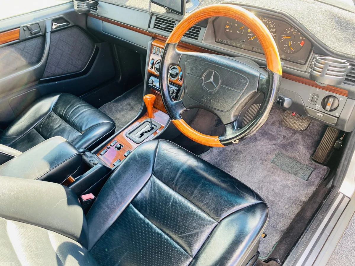 Mercedes-Benz E-Class Estate, Petrol, 1995, Silver
