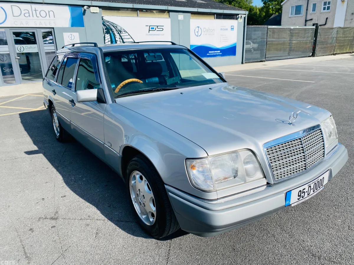 Mercedes-Benz E-Class Estate, Petrol, 1995, Silver