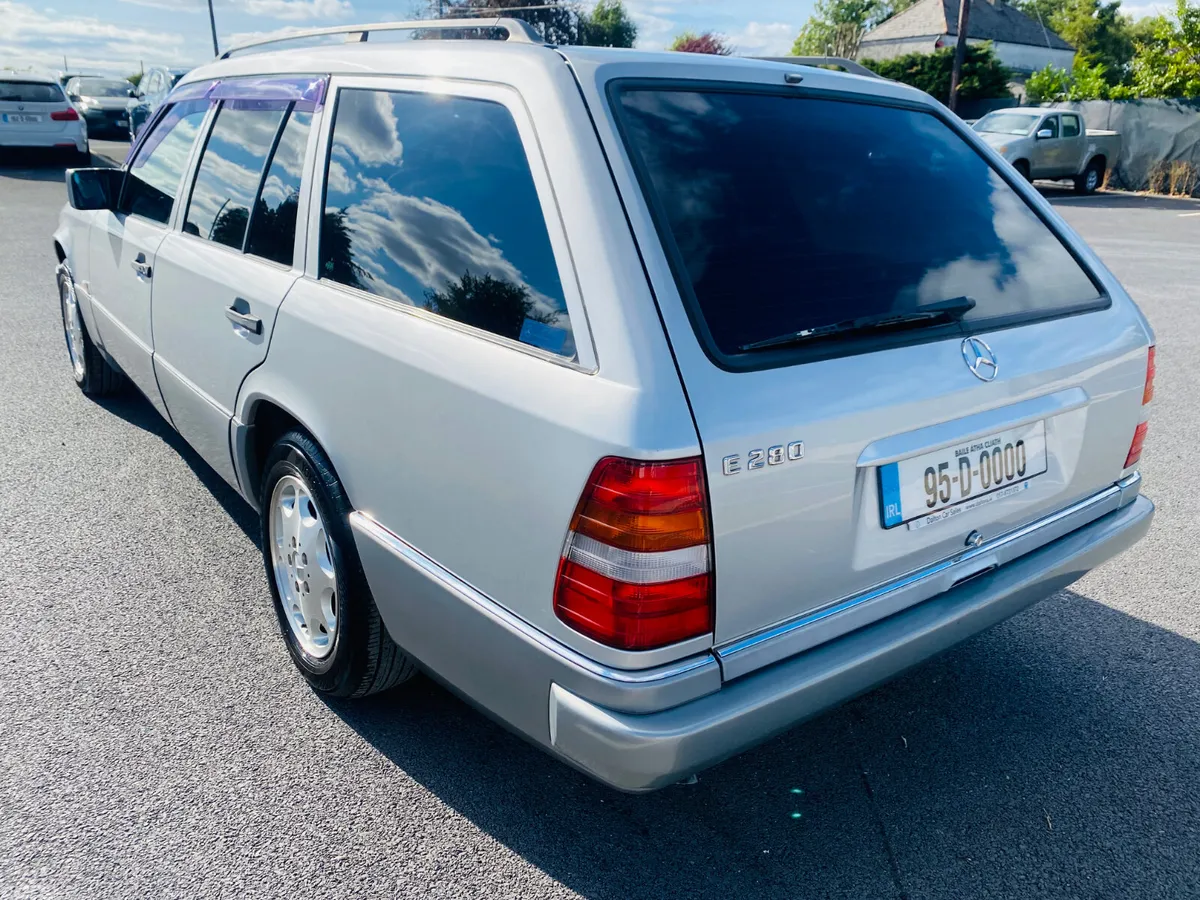 Mercedes-Benz E-Class Estate, Petrol, 1995, Silver
