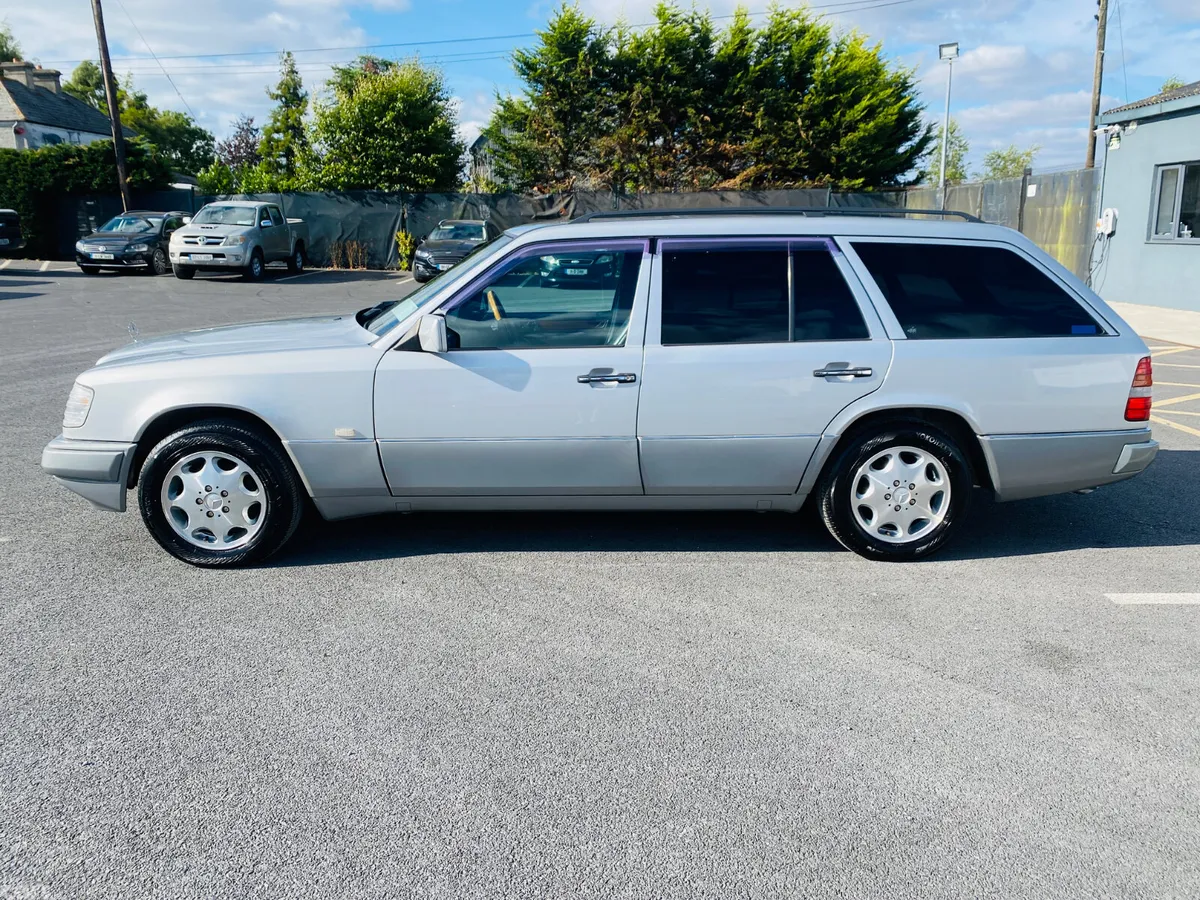 Mercedes-Benz E-Class Estate, Petrol, 1995, Silver