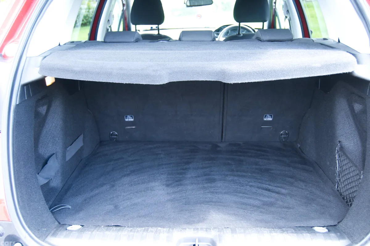 Peugeot 2008 Estate, Diesel, 2018, Red