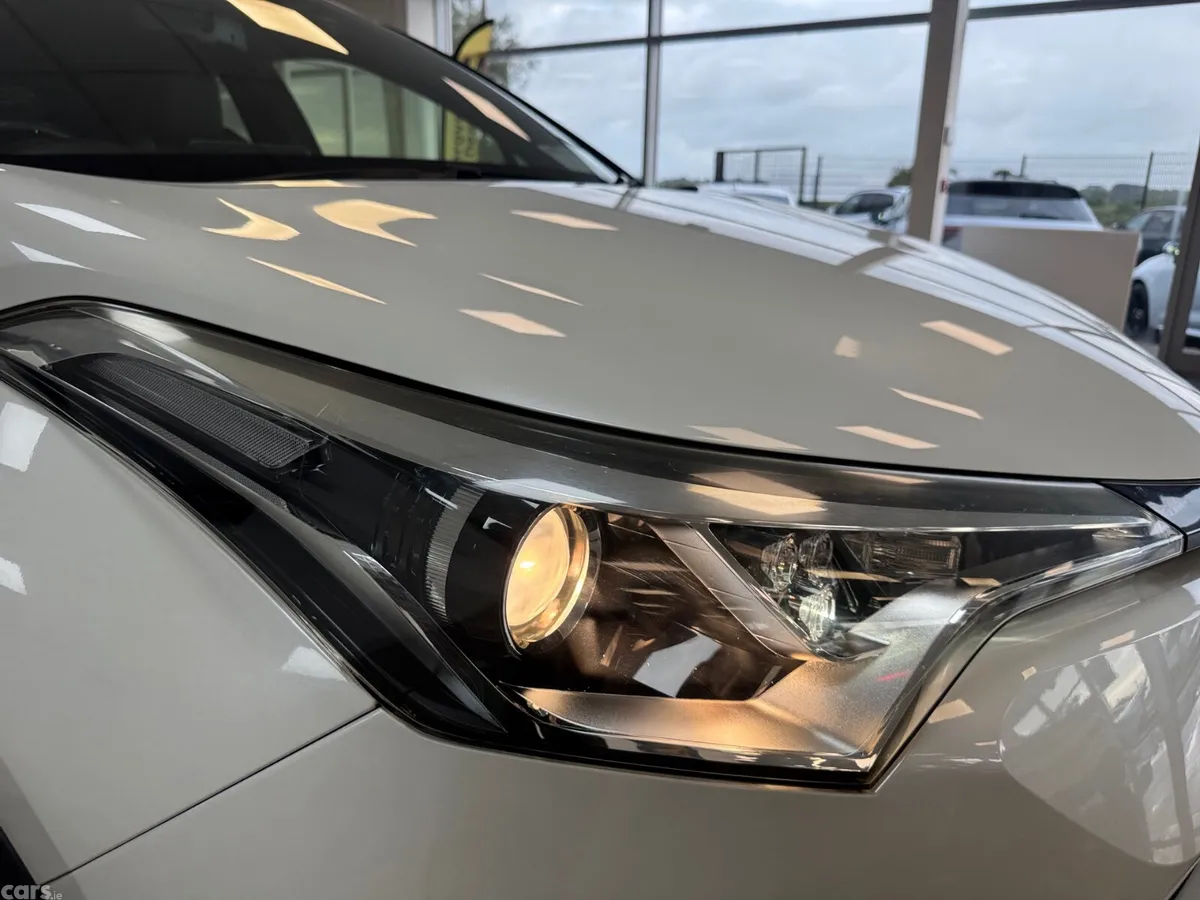 Toyota C-HR Hatchback, Petrol Hybrid, 2017, White