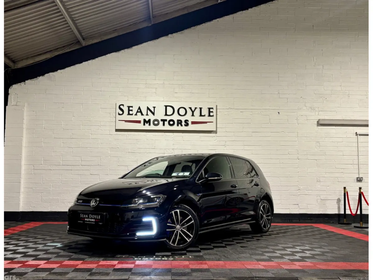 Volkswagen Golf Hatchback, Petrol Plug-in Hybrid, 2018, Black