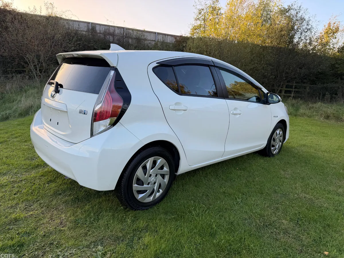 Toyota Aqua Hatchback, Petrol Hybrid, 2015, White