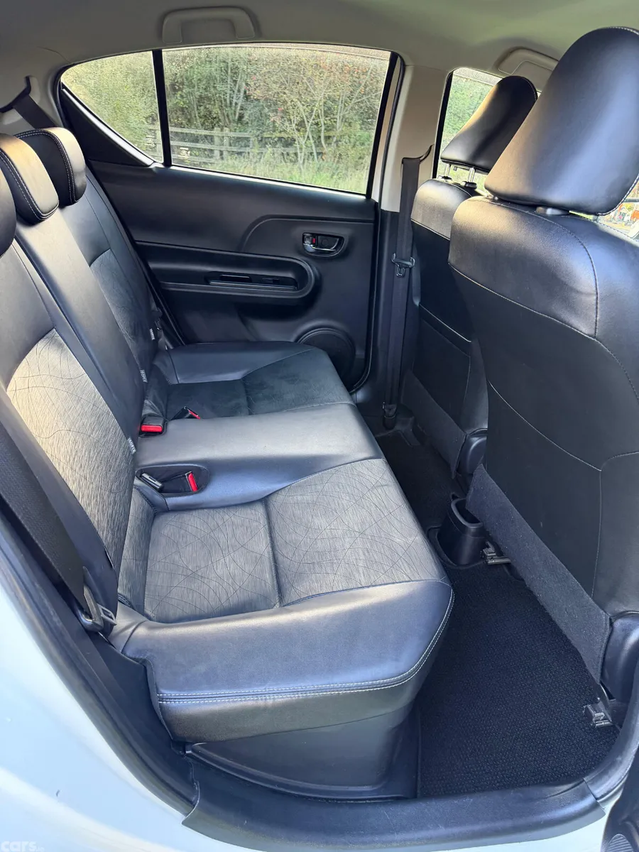 Toyota Aqua Hatchback, Petrol Hybrid, 2015, White