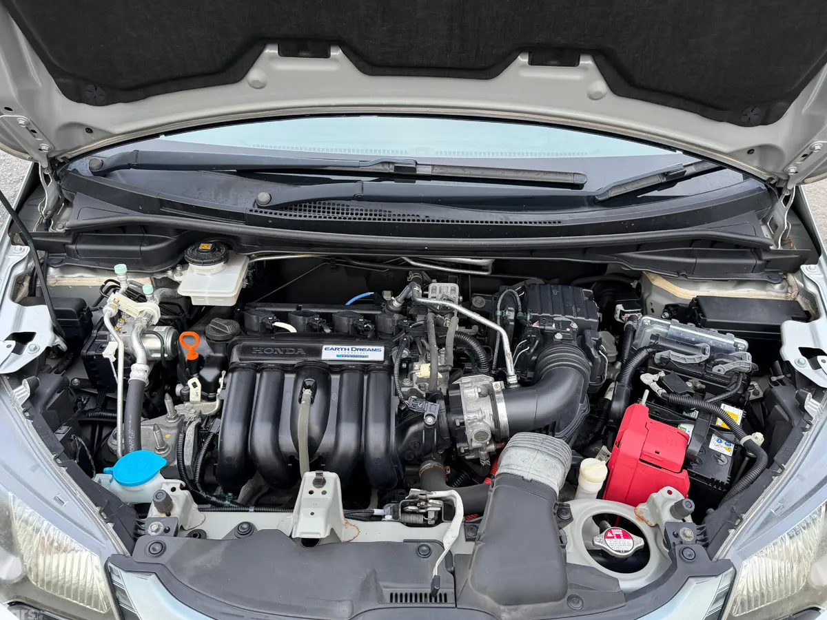 Honda Fit Hatchback, Petrol Hybrid, 2015, Silver
