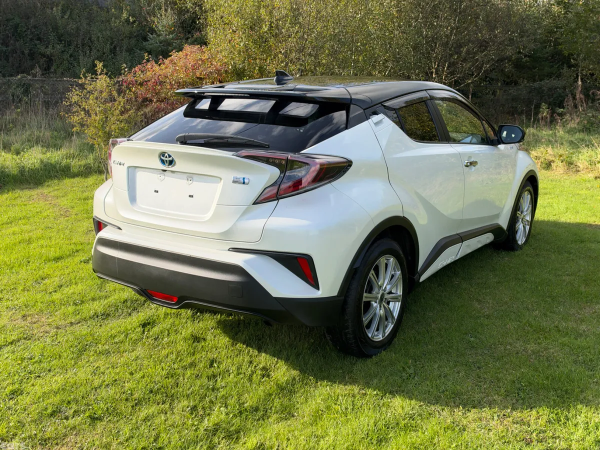 Toyota C-HR SUV, Petrol Hybrid, 2018, White