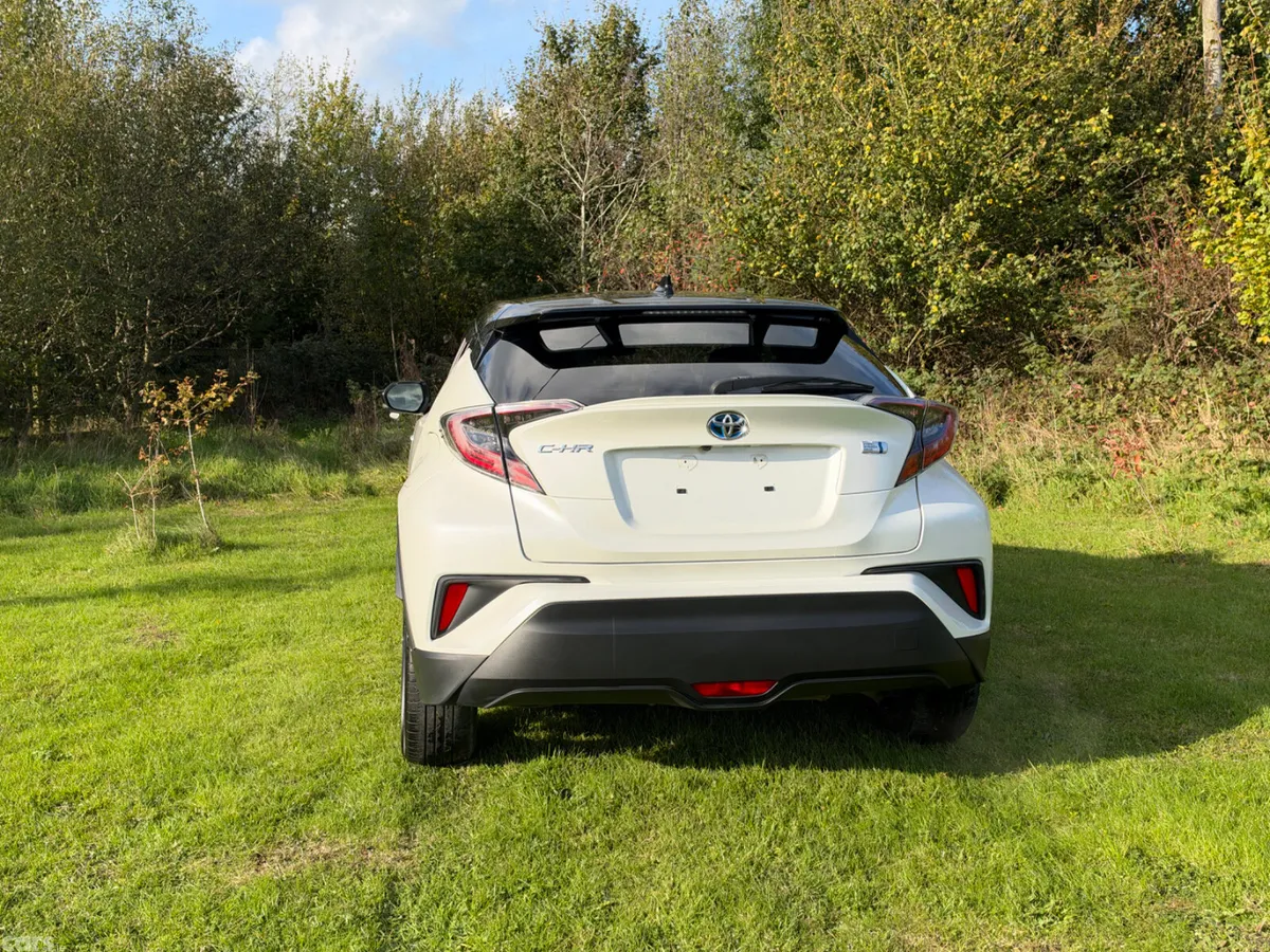 Toyota C-HR SUV, Petrol Hybrid, 2018, White