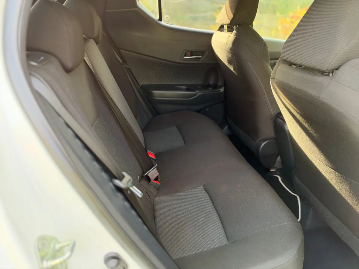 Toyota C-HR SUV, Petrol Hybrid, 2018, White