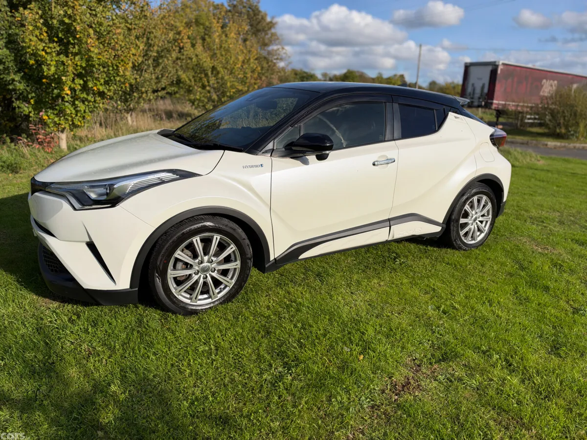 Toyota C-HR SUV, Petrol Hybrid, 2018, White