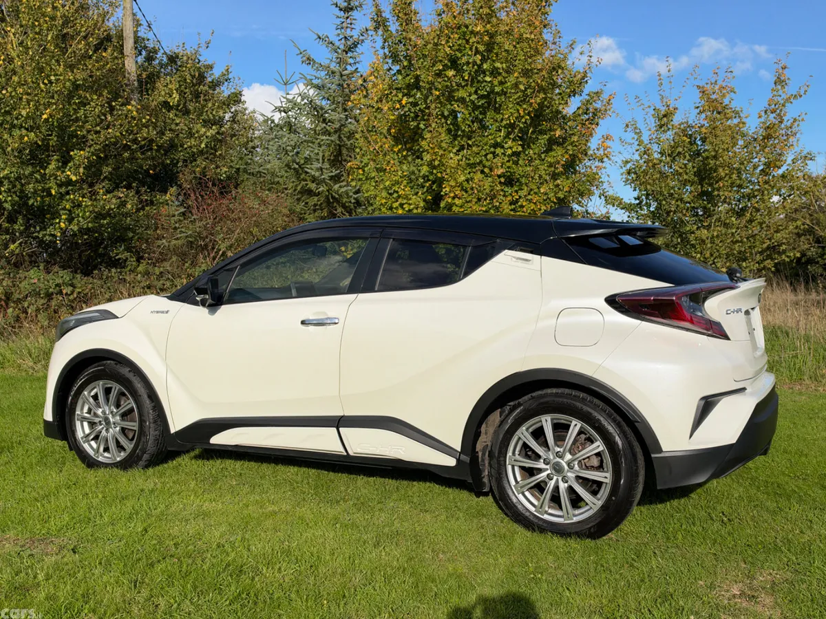 Toyota C-HR SUV, Petrol Hybrid, 2018, White