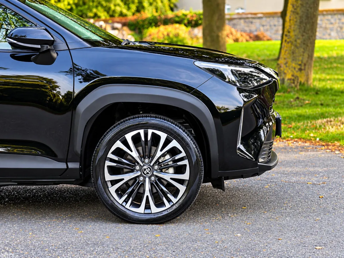 Toyota Yaris Cross Estate, Petrol Hybrid, 2021, Black