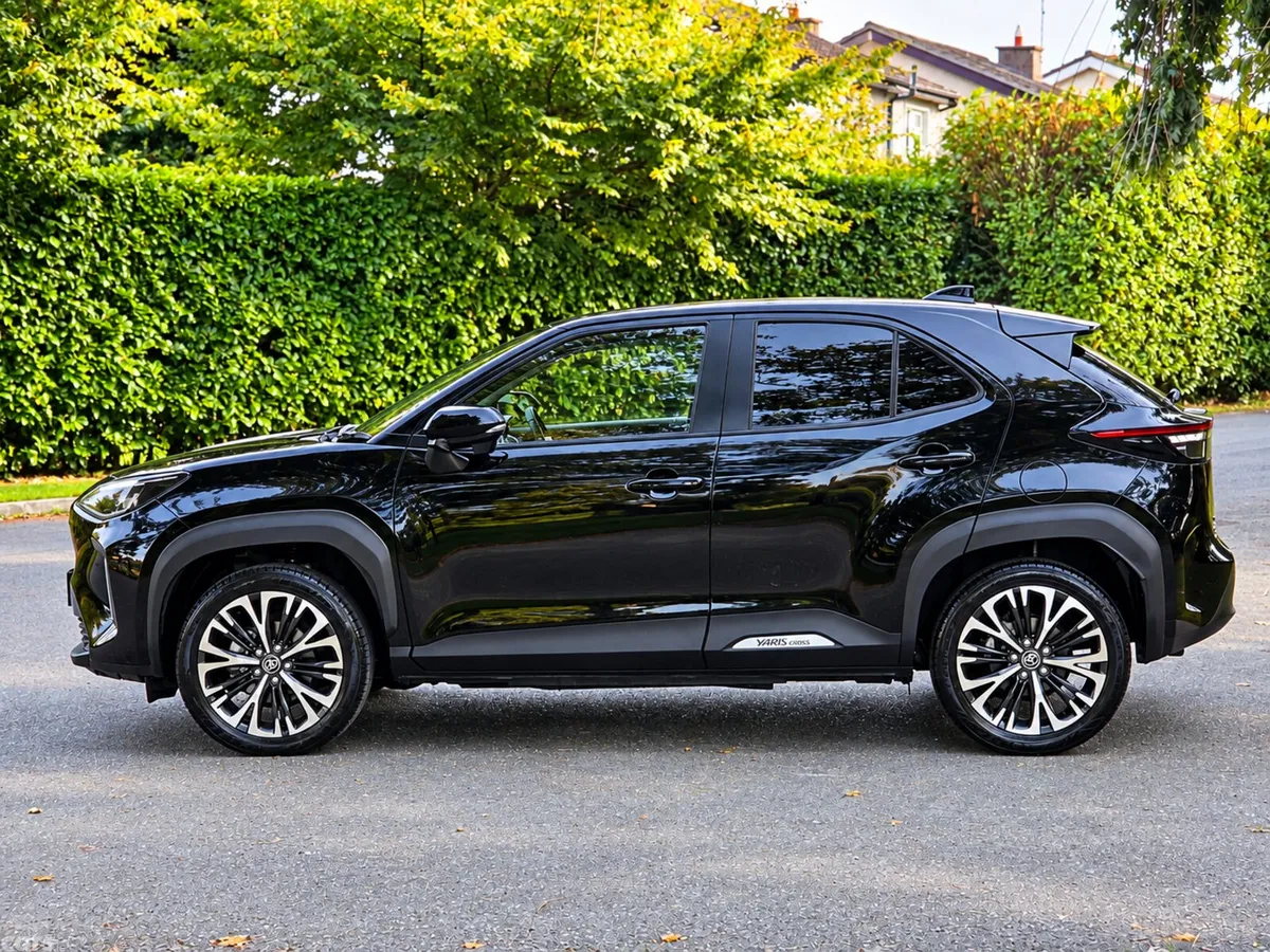 Toyota Yaris Cross Estate, Petrol Hybrid, 2021, Black