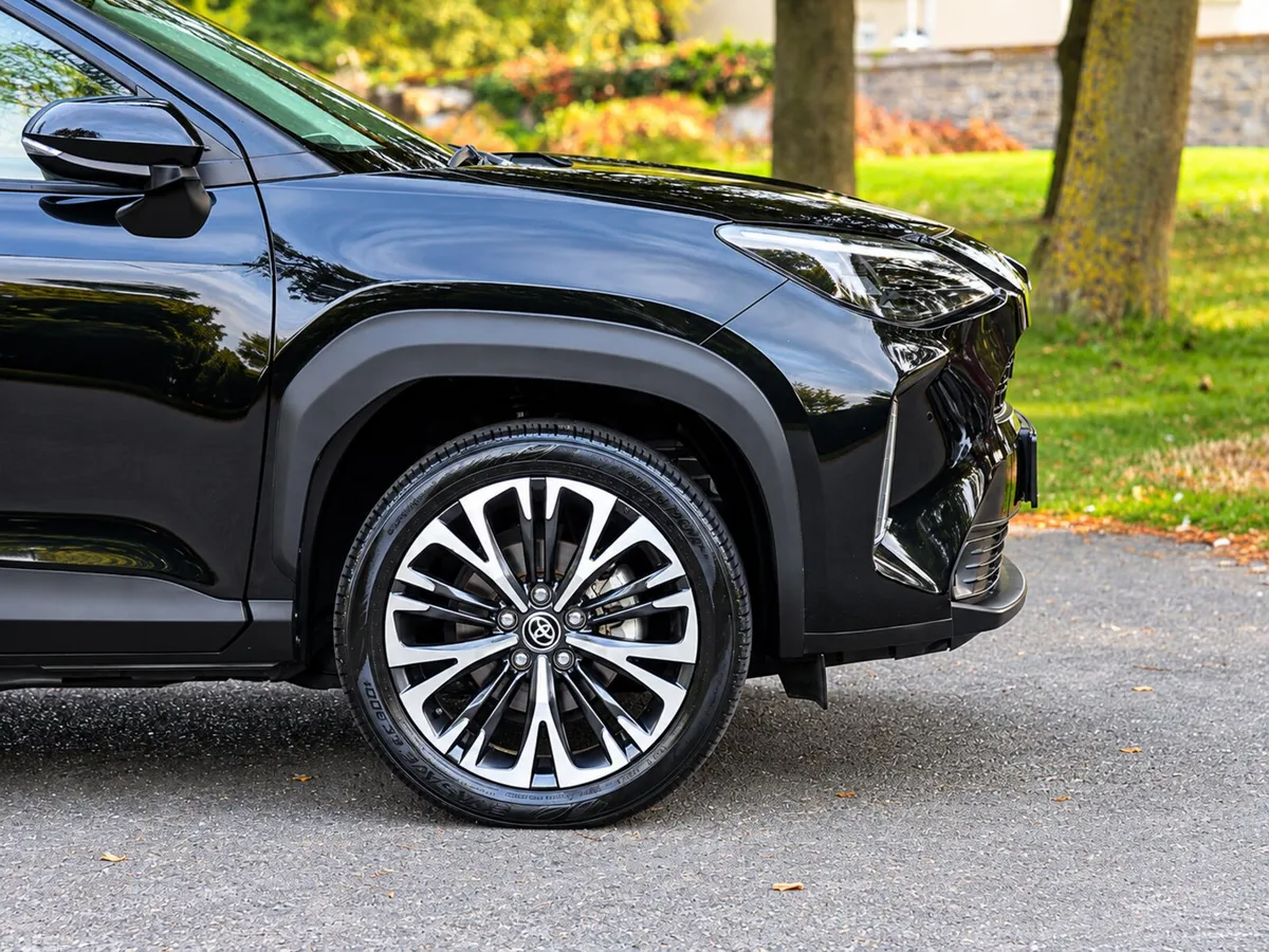 Toyota Yaris Cross Estate, Petrol Hybrid, 2021, Black