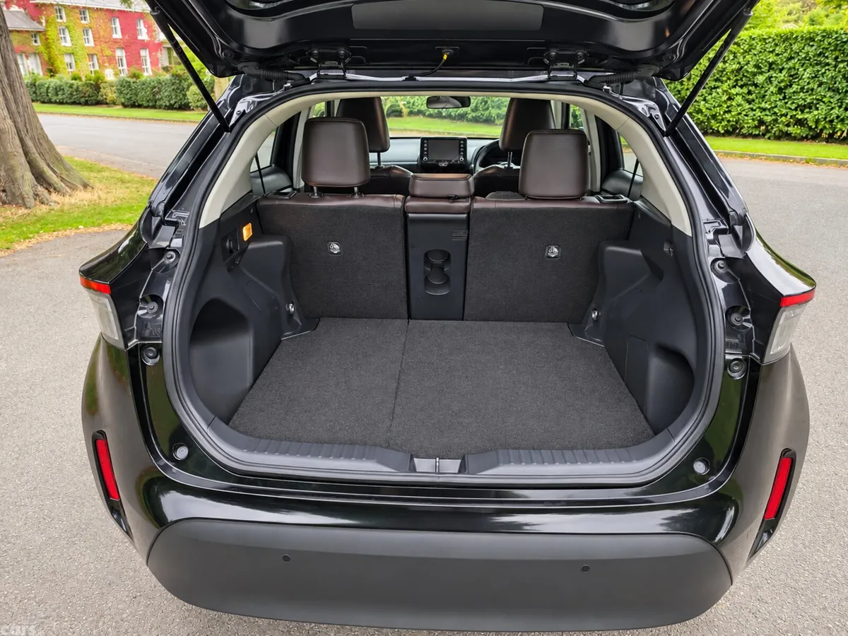 Toyota Yaris Cross Estate, Petrol Hybrid, 2021, Black