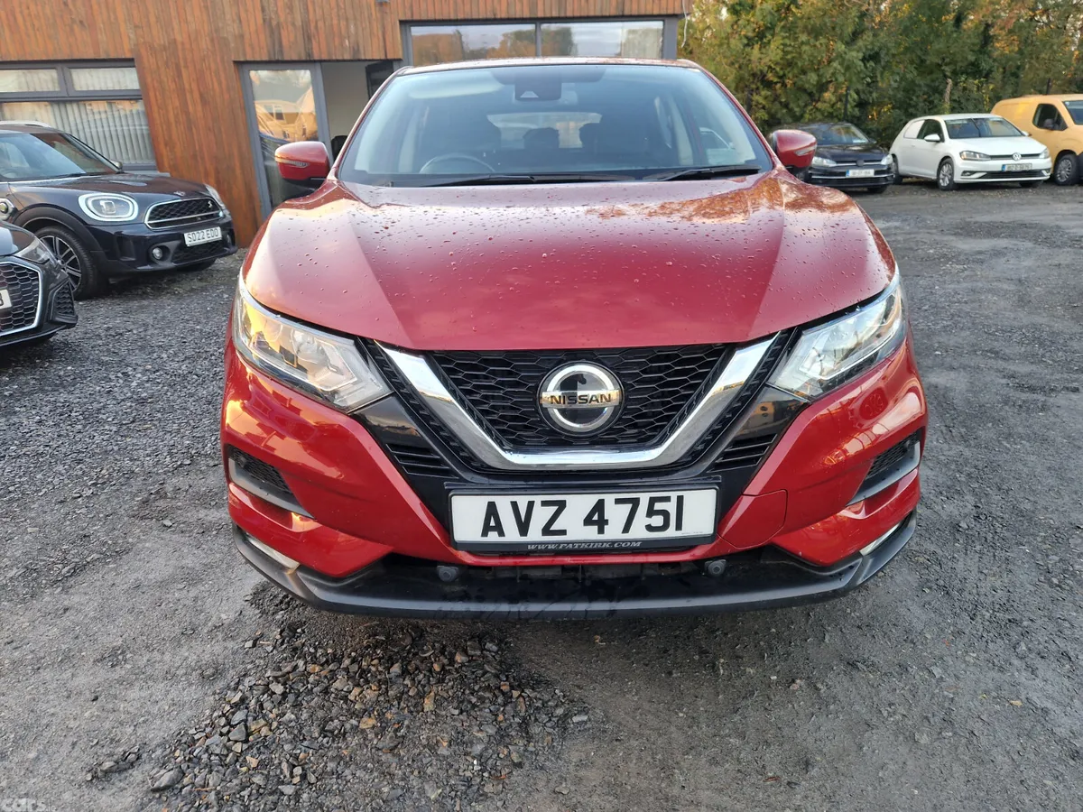 Nissan Qashqai SUV, Petrol, 2020, Red