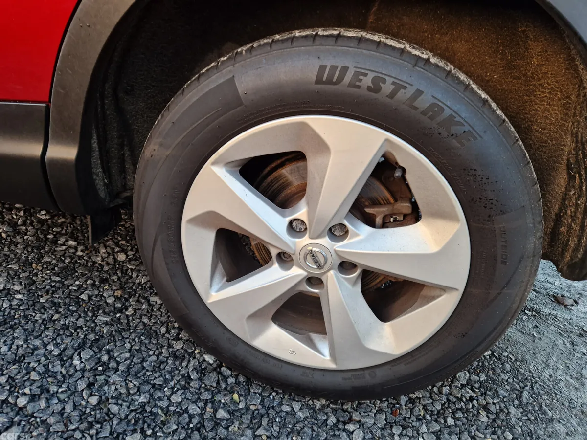 Nissan Qashqai SUV, Petrol, 2020, Red