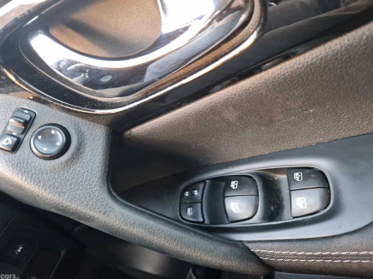 Nissan Qashqai SUV, Petrol, 2020, Red