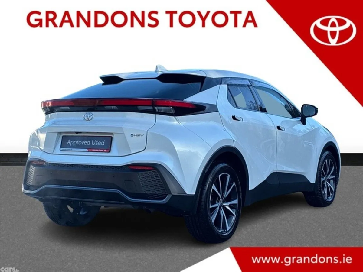 Toyota C-HR SUV, Petrol Hybrid, 2024, White