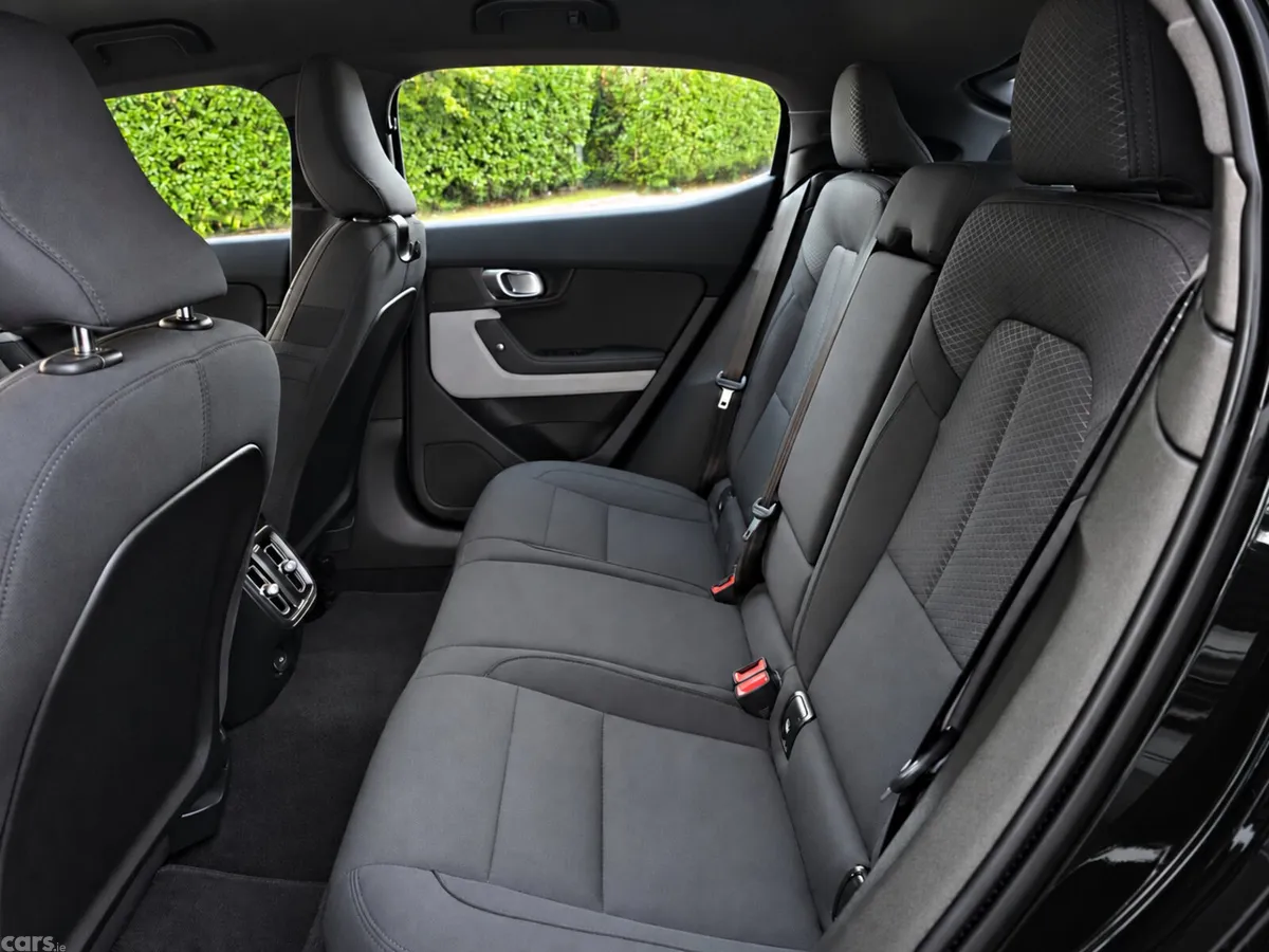 Polestar 2 Hatchback, Electric, 2022, Black