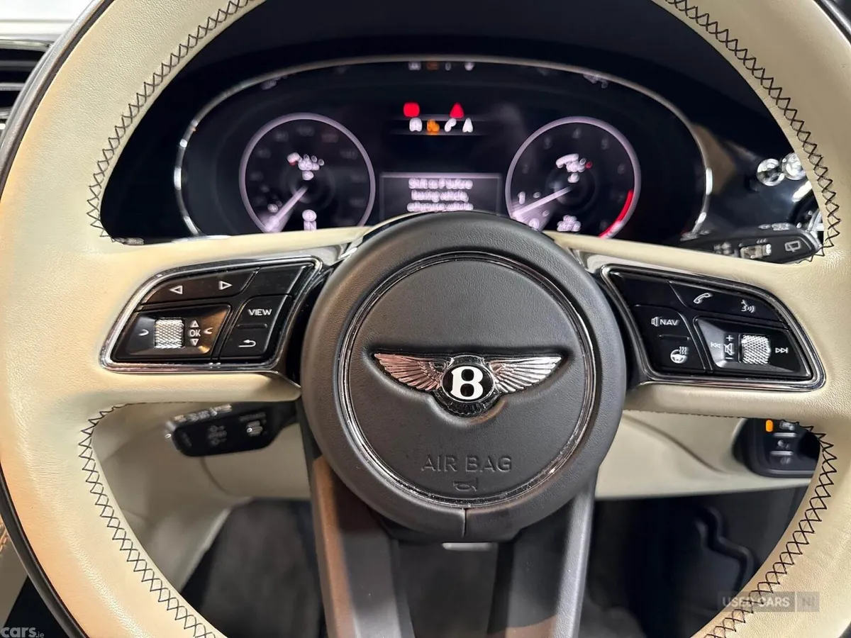 Bentley Bentayga SUV, Petrol, 2022, Red