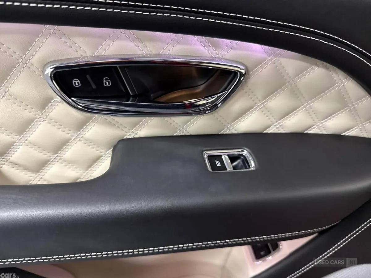 Bentley Bentayga SUV, Petrol, 2022, Red