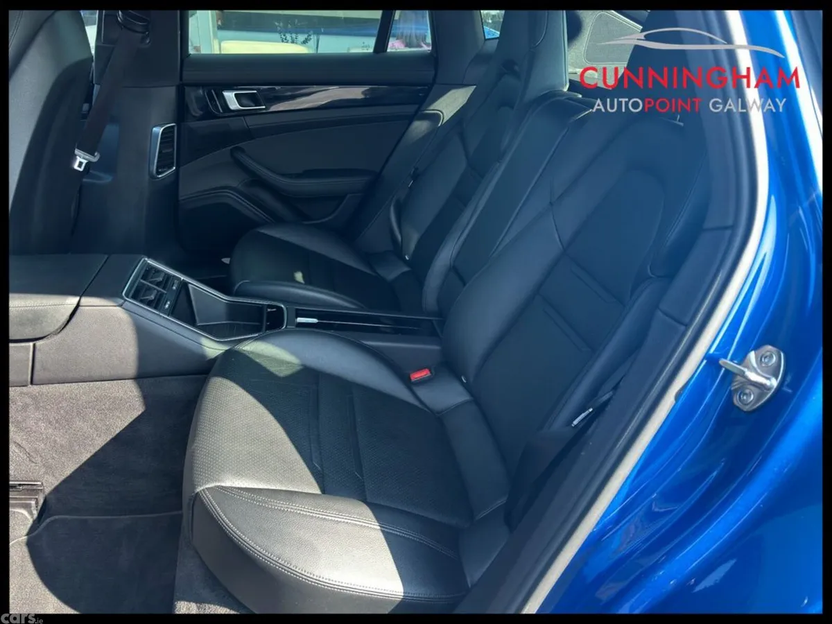 Porsche Panamera Hatchback, Petrol Plug-in Hybrid, 2018, Blue
