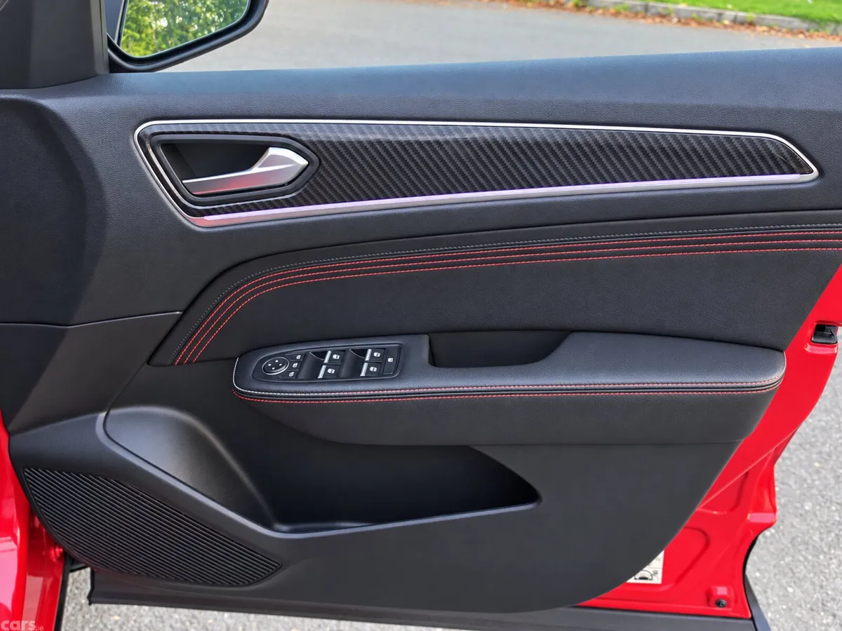 Renault Arkana Hatchback, Petrol, 2023, Red