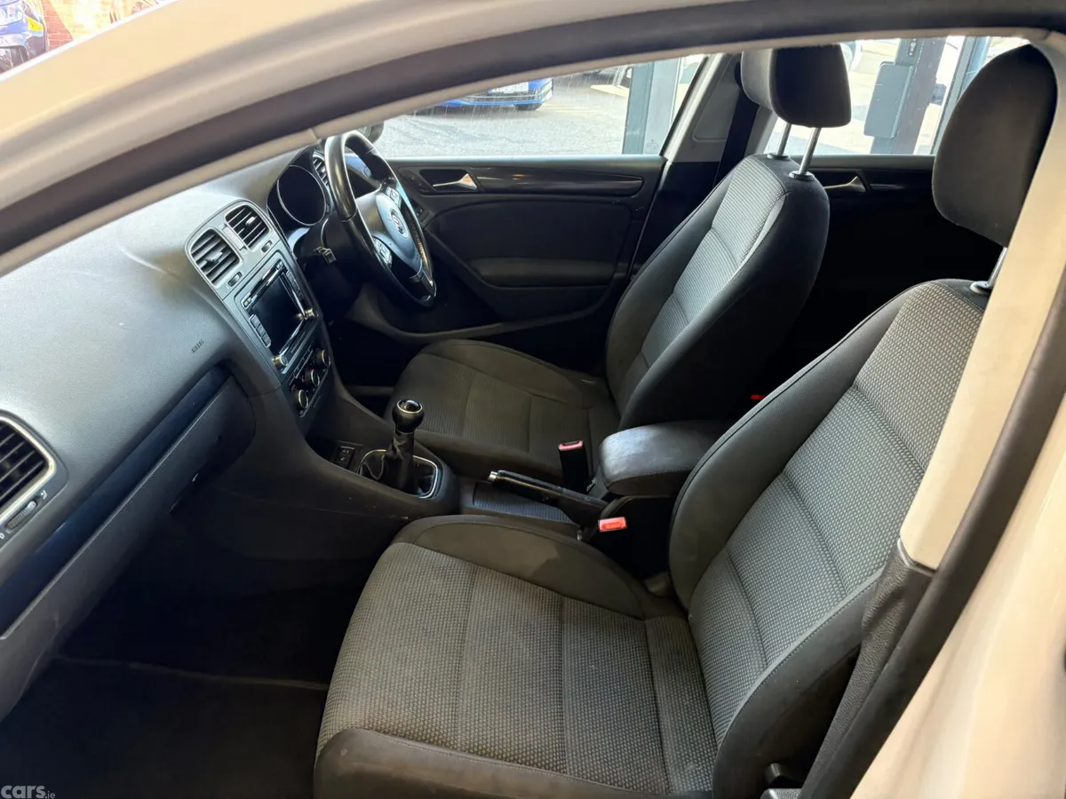 Volkswagen Golf Hatchback, Diesel, 2012, White