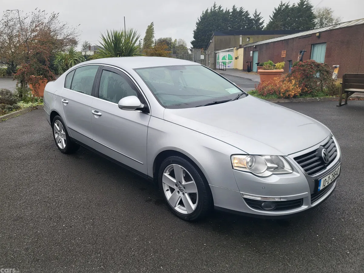 Volkswagen Passat Saloon, Diesel, 2010, Silver
