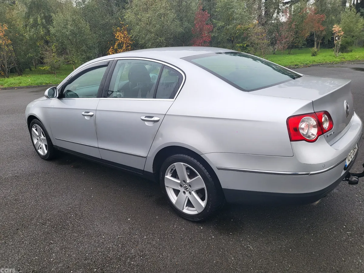 Volkswagen Passat Saloon, Diesel, 2010, Silver