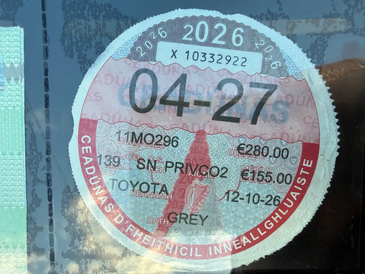 Toyota Avensis Saloon, Diesel, 2011, Grey