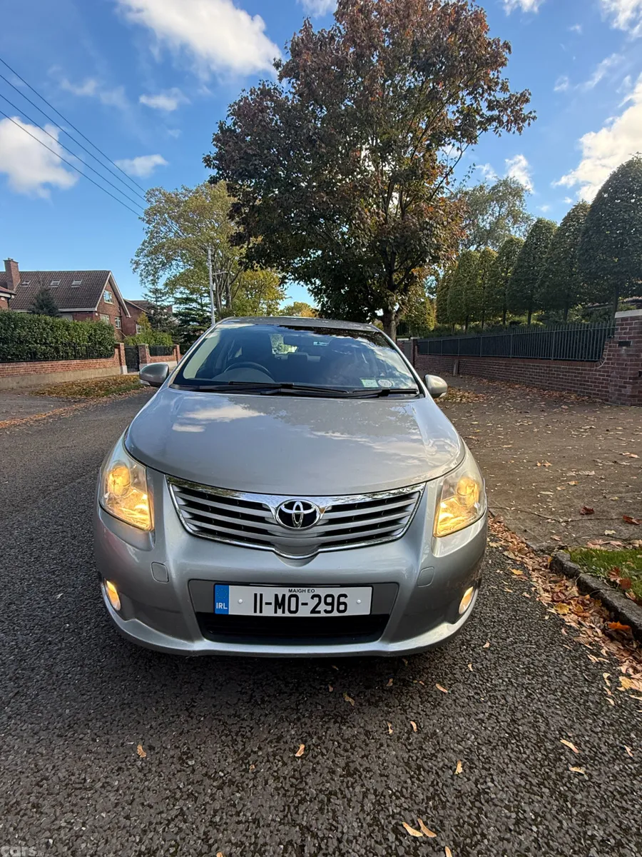 Toyota Avensis Saloon, Diesel, 2011, Grey
