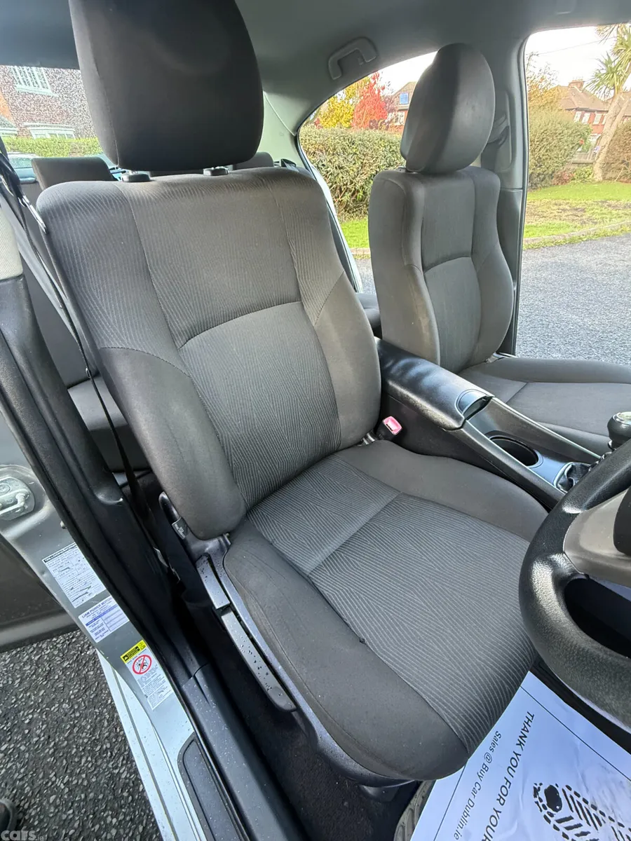 Toyota Avensis Saloon, Diesel, 2011, Grey