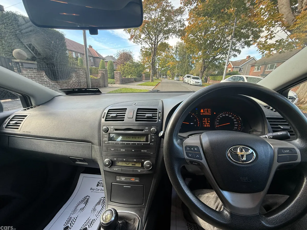 Toyota Avensis Saloon, Diesel, 2011, Grey