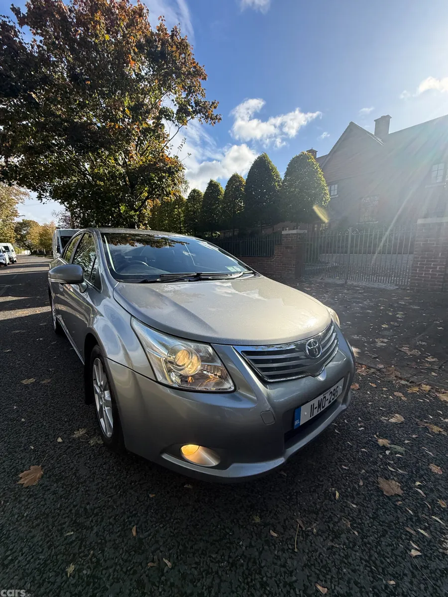 Toyota Avensis Saloon, Diesel, 2011, Grey