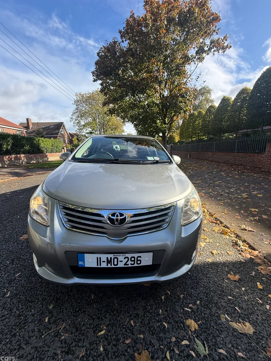 Toyota Avensis Saloon, Diesel, 2011, Grey