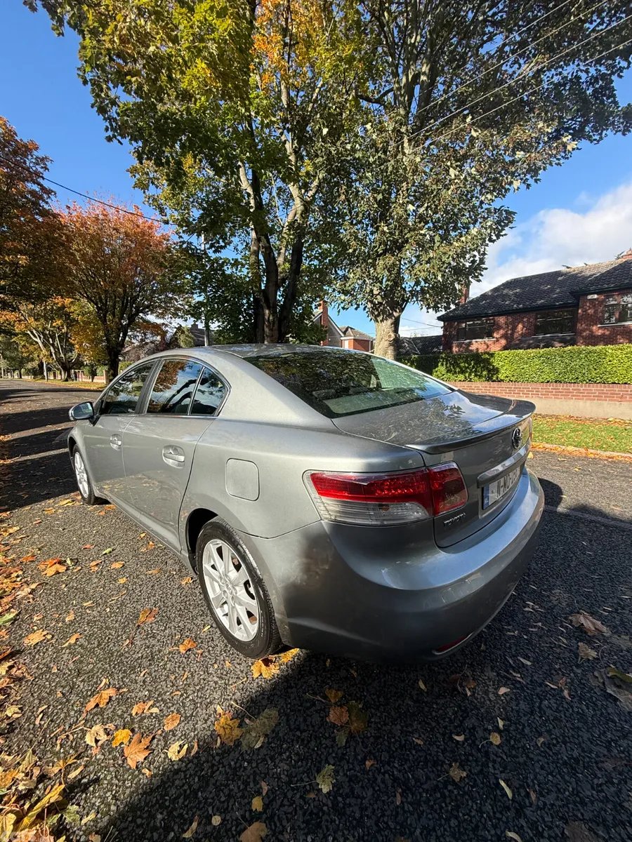 Toyota Avensis Saloon, Diesel, 2011, Grey