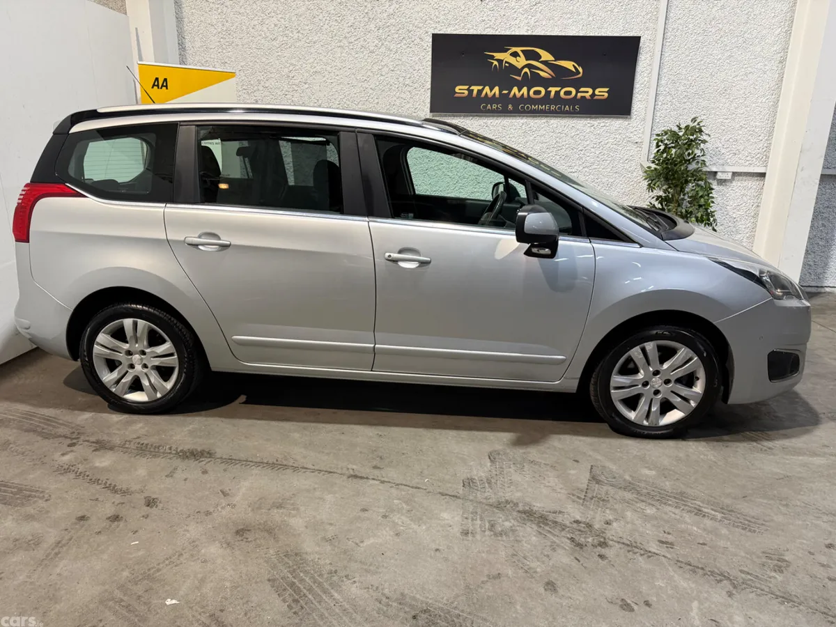 Peugeot 5008 MPV, Diesel, 2016, Grey