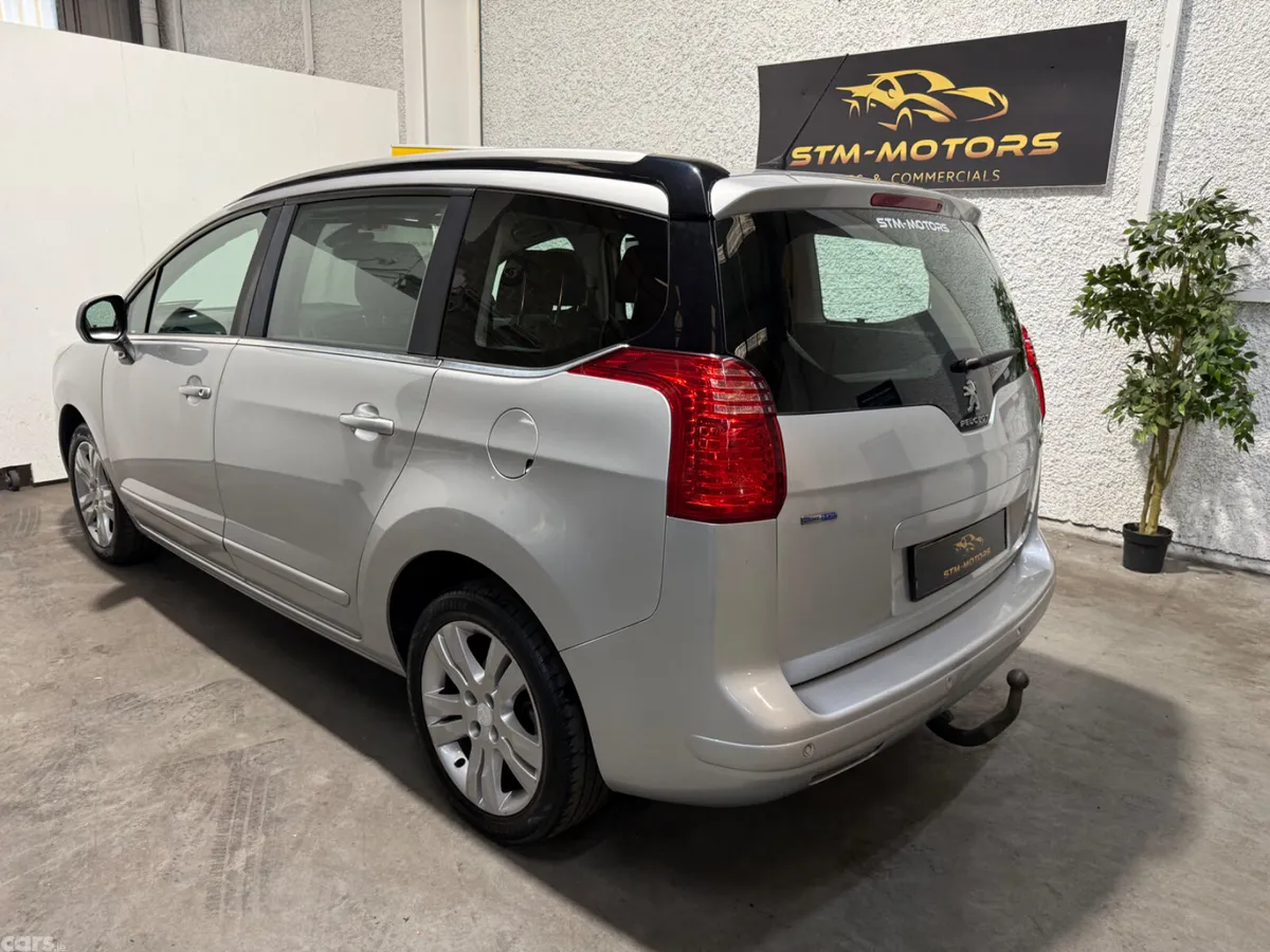 Peugeot 5008 MPV, Diesel, 2016, Grey