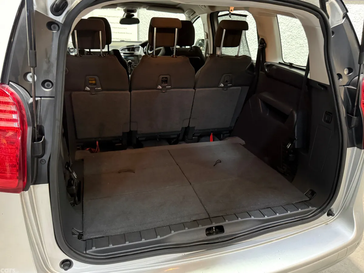 Peugeot 5008 MPV, Diesel, 2016, Grey