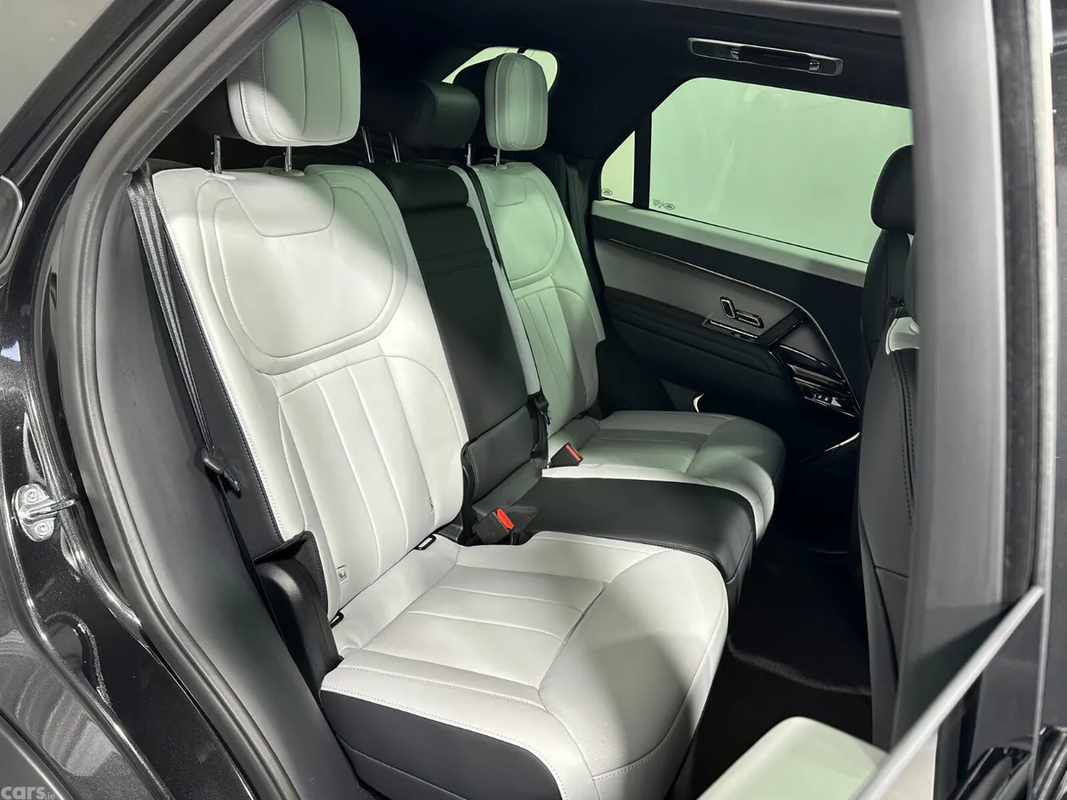 Land Rover Range Rover SUV, Petrol Hybrid, 2026, Black