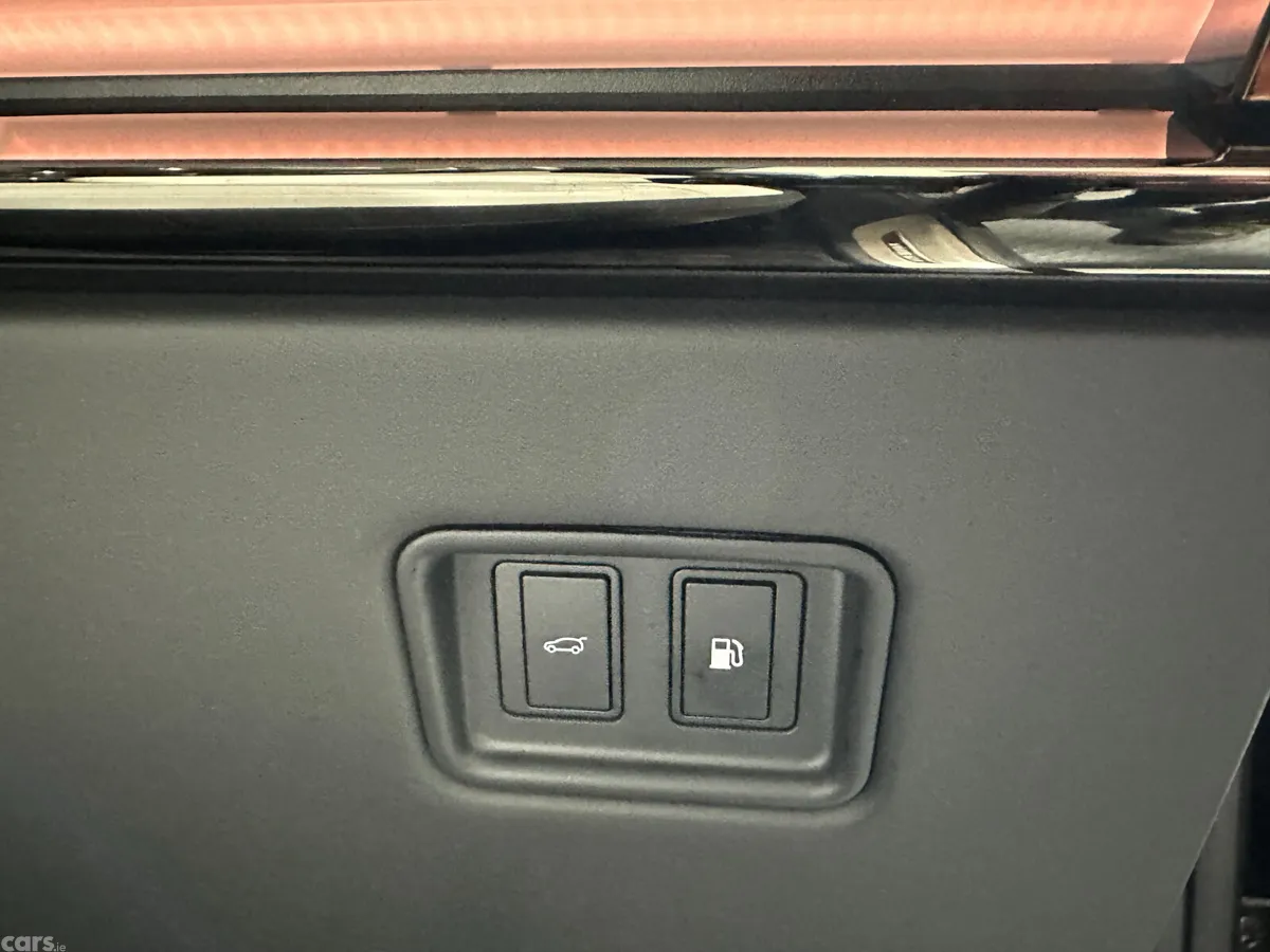 Land Rover Range Rover SUV, Petrol Hybrid, 2026, Black