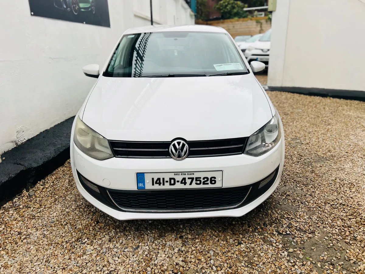 Volkswagen Polo Hatchback, Petrol, 2014, White