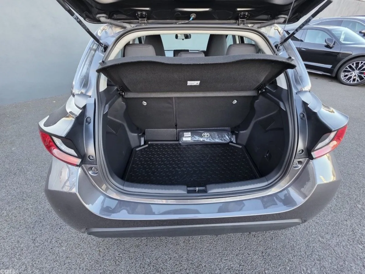 Toyota Yaris Hatchback, Petrol Hybrid, 2026, Grey