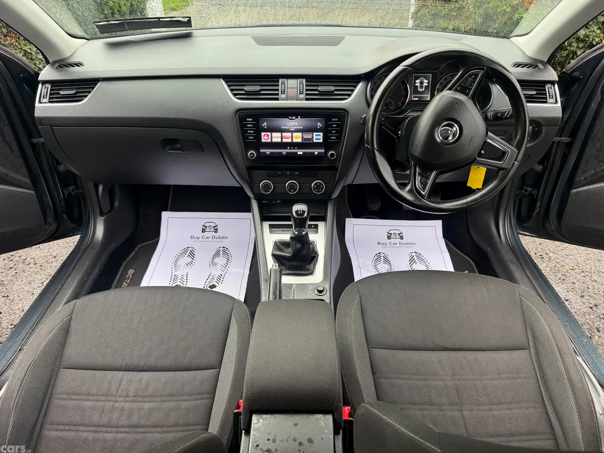 Skoda Octavia Saloon, Diesel, 2017, Grey