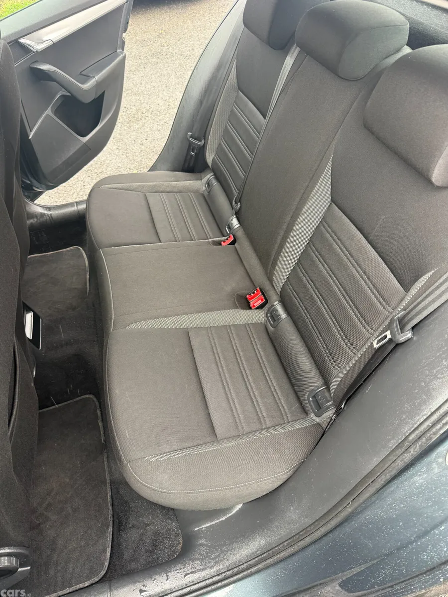 Skoda Octavia Saloon, Diesel, 2017, Grey