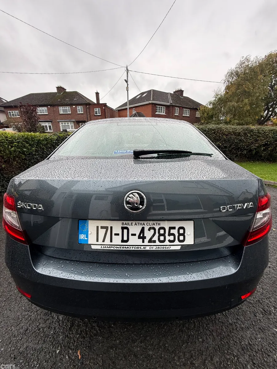 Skoda Octavia Saloon, Diesel, 2017, Grey
