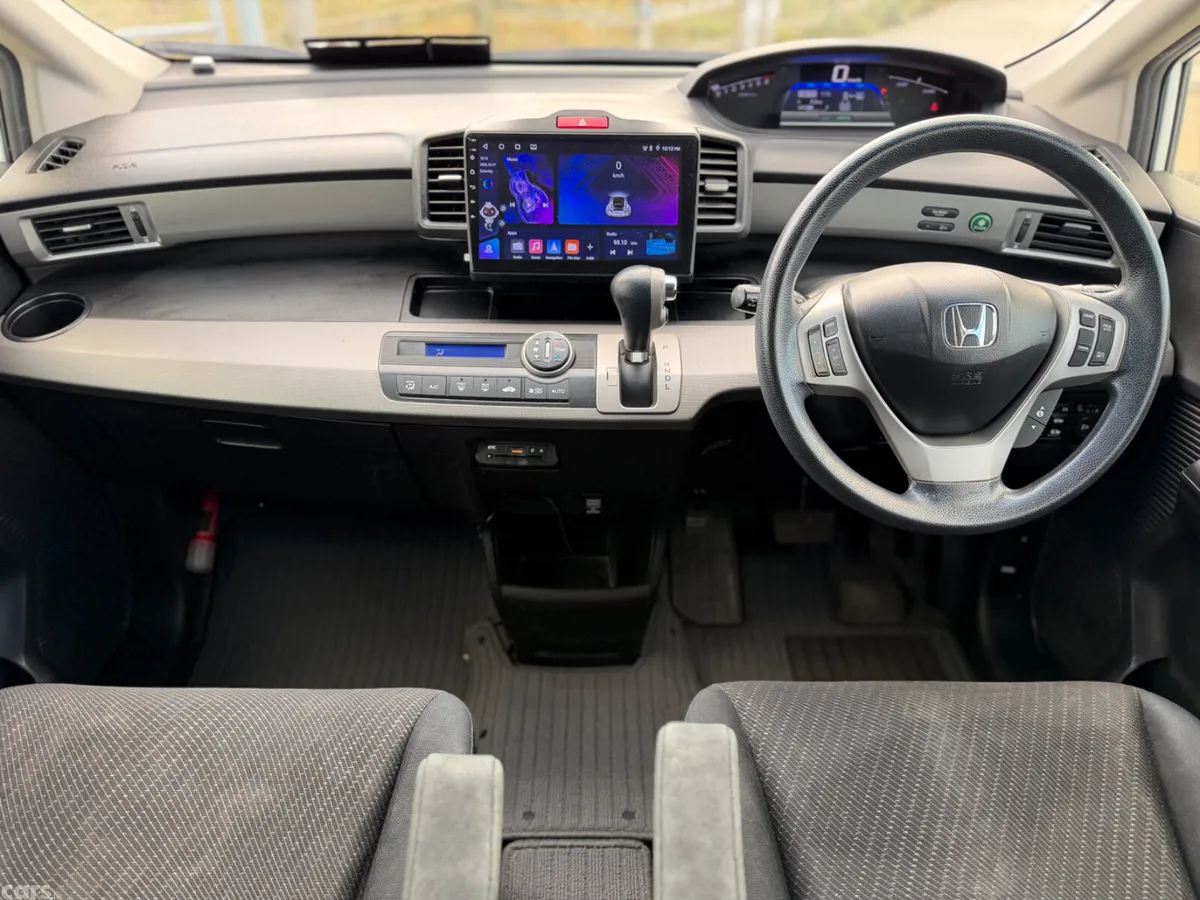 Honda Freed MPV, Petrol Hybrid, 2015, White