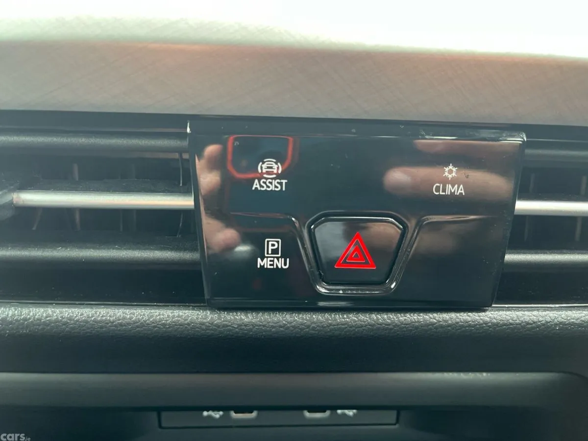 Volkswagen Golf Estate, Diesel, 2024, Silver